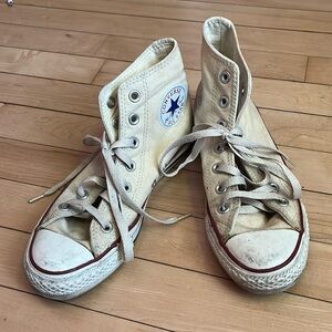 Converse Chuck Taylor high tops size 4.5/7